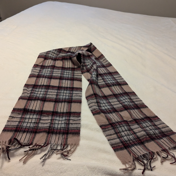 Ballantrae  Edinburgh Scotland 100% Lambswool Plaid Tartan Wool Scarf - Picture 3 of 3